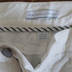 New York & Company size 4 white corduroy jeans
